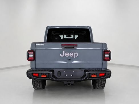 Used 2025 Jeep Gladiator Mojave AWD/4WD image 5