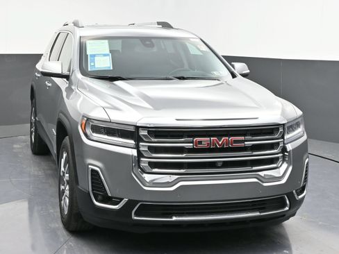 Used 2023 GMC Acadia SLT w/ Technology Package AWD/4WD image 3