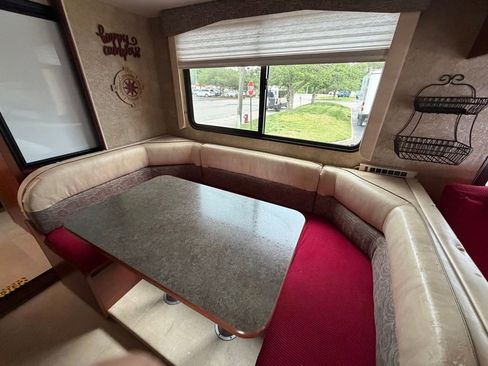 Used 2014 Ford E-450 and Econoline 450 Super Duty w/ Motorhome Prep Package RWD image 49