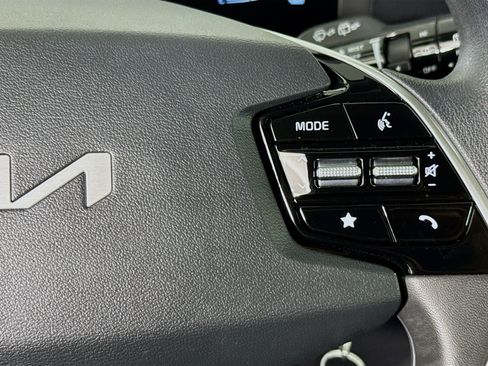 Used 2026 Kia Niro LX FWD image 13