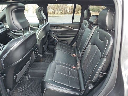 Used 2023 Jeep Grand Cherokee Overland w/ Luxury Tech Group IV image 19