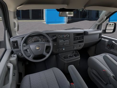 New 2026 Chevrolet Express 2500 Extended w/ Communications Package RWD image 15