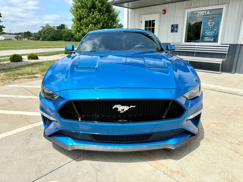 Used 2019 Ford Mustang GT RWD image 3