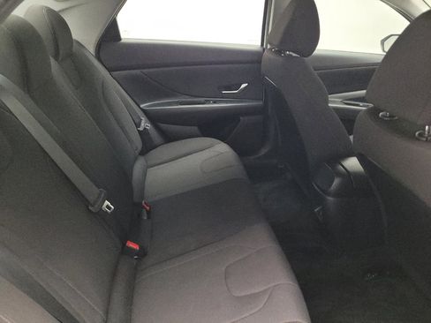 Used 2024 Hyundai Elantra SE image 19