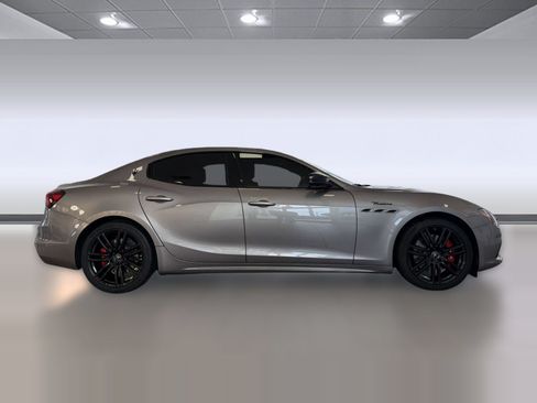Used 2022 Maserati Ghibli Modena RWD image 8