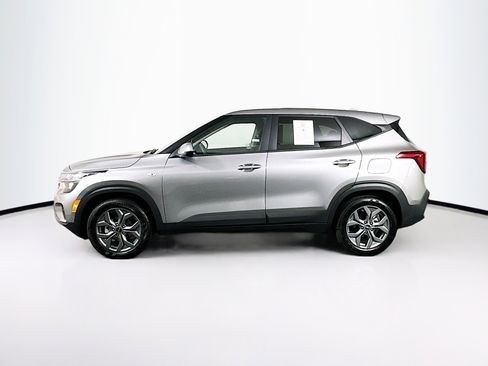 Used 2026 Kia Seltos LX FWD image 4