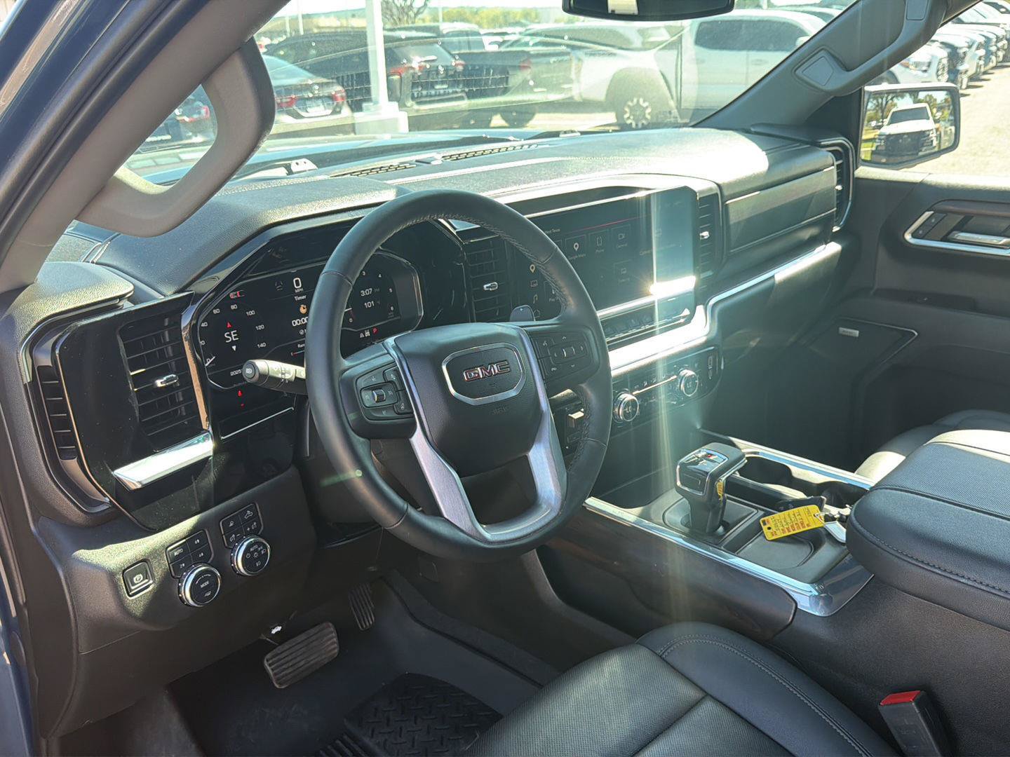 Used 2024 GMC Sierra 1500 SLT w/ SLT Premium Plus Package AWD/4WD image 20