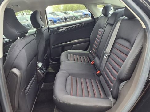 Used 2016 Ford Fusion SE AWD/4WD image 23