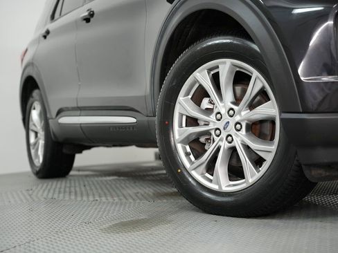 Used 2020 Ford Explorer Limited image 17