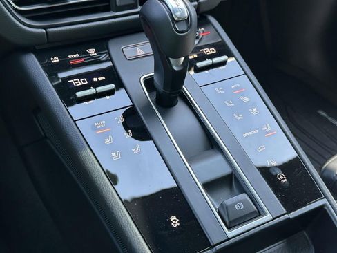 Certified 2026 Porsche Macan AWD/4WD image 29