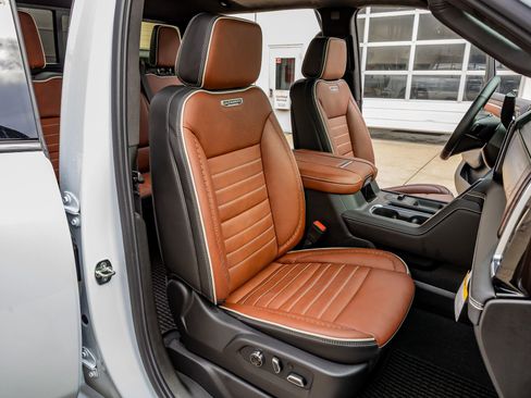 Used 2026 GMC Sierra 3500 Denali Ultimate image 31