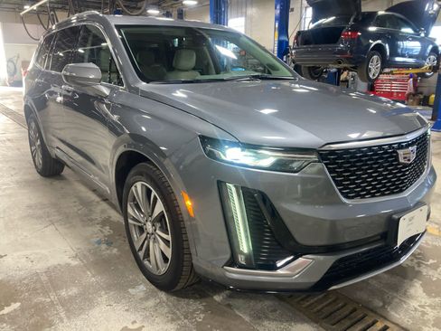 Used 2021 Cadillac XT6 Premium Luxury image 7