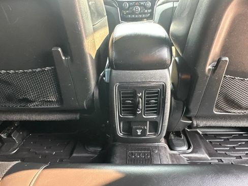 Used 2019 Jeep Grand Cherokee Altitude AWD/4WD image 25