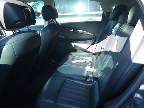 Used 2017 INFINITI QX50 2WD w/ Deluxe Touring Package image 11