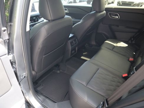 New 2025 Nissan Rogue Platinum image 10