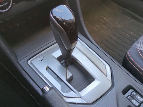 Used 2021 Subaru Crosstrek 2.0i Premium w/ Moonroof Package image 31