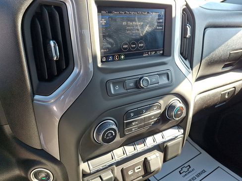 Used 2025 Chevrolet Silverado 2500 W/T image 6