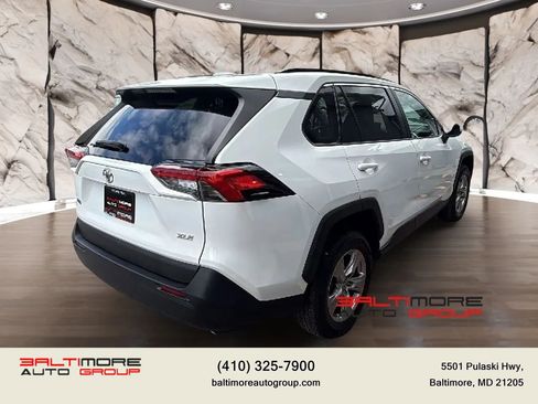 Used 2022 Toyota RAV4 XLE w/ Convenience Package FWD image 4