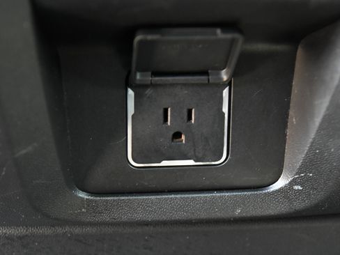 Used 2022 Chevrolet Suburban Premier RWD image 43