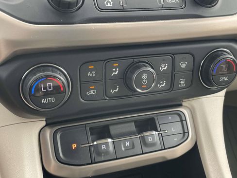 Used 2021 GMC Acadia Denali w/ Denali Ultimate Package AWD/4WD image 27