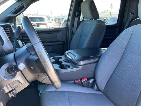 Used 2024 RAM 3500 Tradesman w/ Chrome Appearance Group image 18