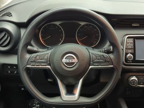 Used 2022 Nissan Kicks S image 24