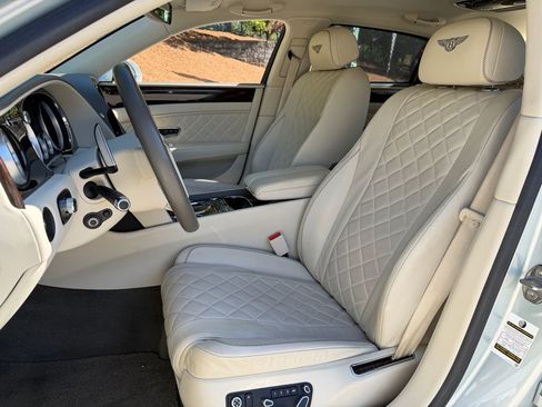 Used 2018 Bentley Flying Spur V8 AWD/4WD image 15