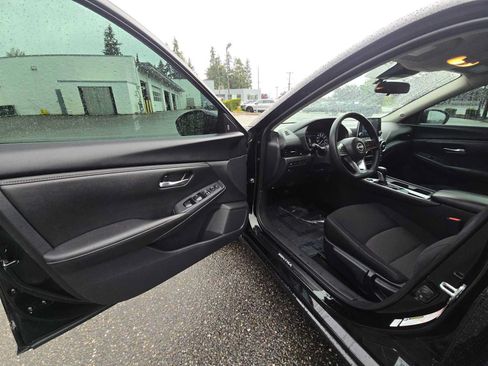 Used 2024 Nissan Sentra SV w/ Trunk Package FWD image 20