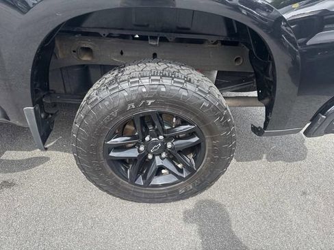 Used 2021 Chevrolet Silverado 1500 Custom Trail Boss AWD/4WD image 14