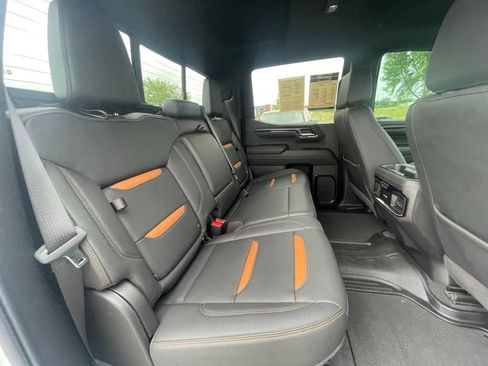 Used 2024 GMC Sierra 1500 AT4 w/ Technology Package AWD/4WD image 26