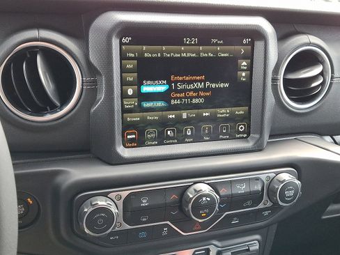 Used 2023 Jeep Wrangler Unlimited Sahara image 16