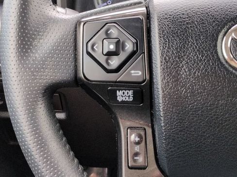 Used 2019 Toyota 4Runner TRD Off-Road Premium AWD/4WD image 31