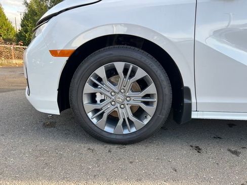 New 2026 Honda Odyssey Touring image 29