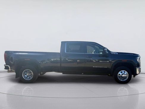 Used 2025 GMC Sierra 3500 SLE w/ SLE Value Package AWD/4WD image 2