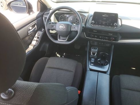 Used 2025 Nissan Rogue SV FWD image 21