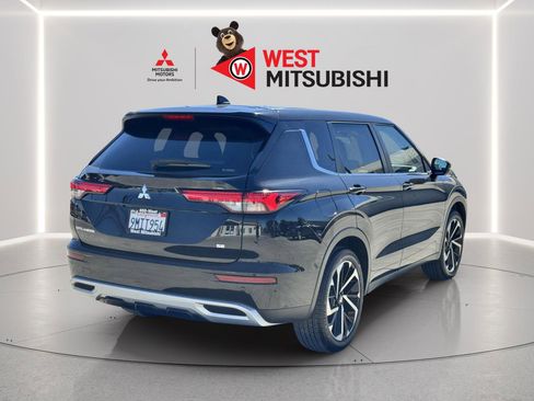 Used 2024 Mitsubishi Outlander SE image 6
