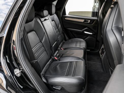 Used 2019 Porsche Cayenne Turbo image 41