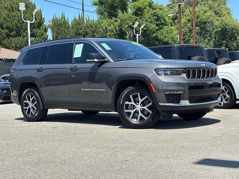 Used 2024 Jeep Grand Cherokee L Limited AWD/4WD image 1