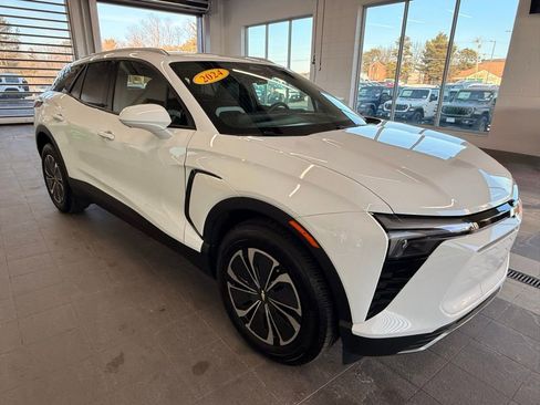 Used 2024 Chevrolet Blazer EV LT image 1
