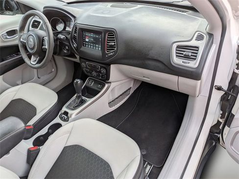 Certified 2021 Jeep Compass Latitude image 31