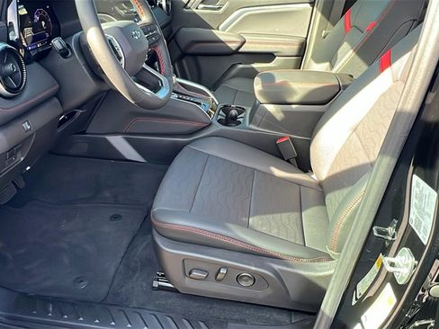 New 2025 Chevrolet Colorado Z71 w/ Technology Package image 13