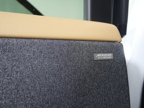 Used 2025 Land Rover Range Rover Sport Dynamic SE image 16