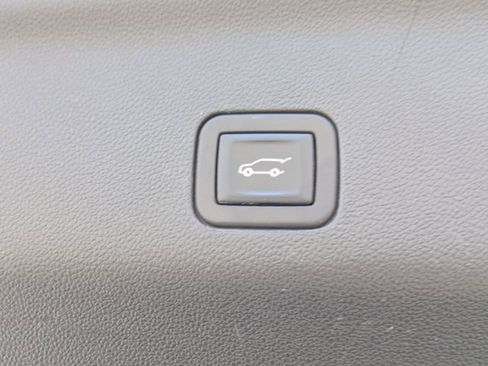 Used 2022 Chevrolet Tahoe High Country image 16