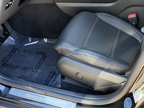 Certified 2025 Mercedes-Benz GLC 300 4MATIC image 10