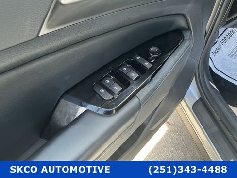 Used 2024 Kia Sportage EX FWD image 22