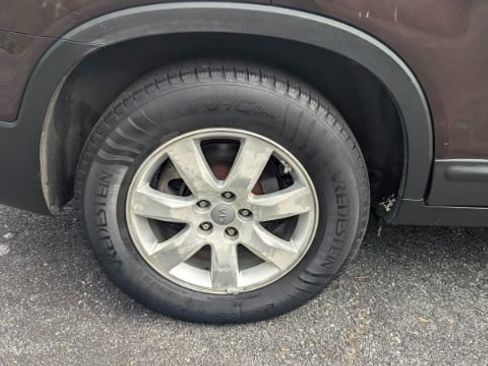 Used 2013 Kia Sorento LX image 12