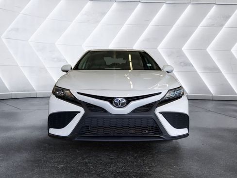 Used 2024 Toyota Camry SE FWD image 2