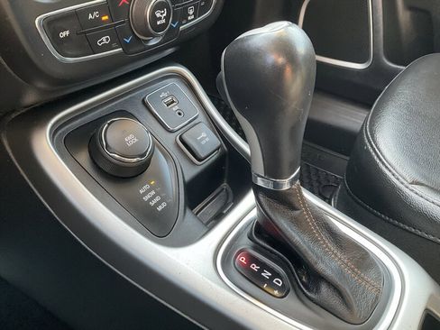 Used 2019 Jeep Compass Latitude w/ Cold Weather Group image 19