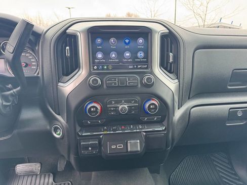 Used 2019 Chevrolet Silverado 1500 RST image 21