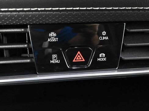 Certified 2024 Volkswagen Atlas SE FWD image 26
